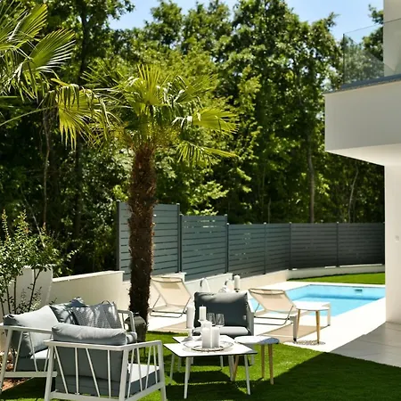 Luxury Royal Iris * Njivice