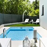 아파트 Luxury Royal Iris *