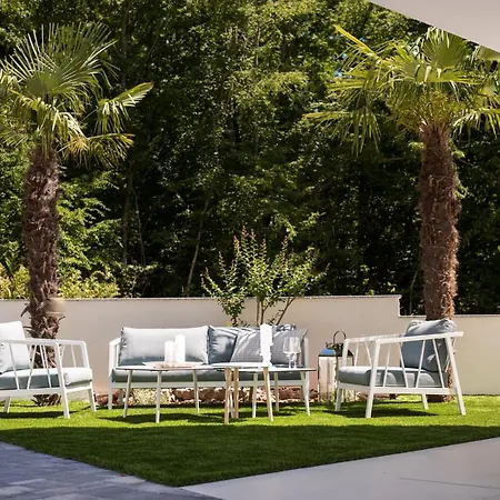 Luxury Royal Iris Апартаменты