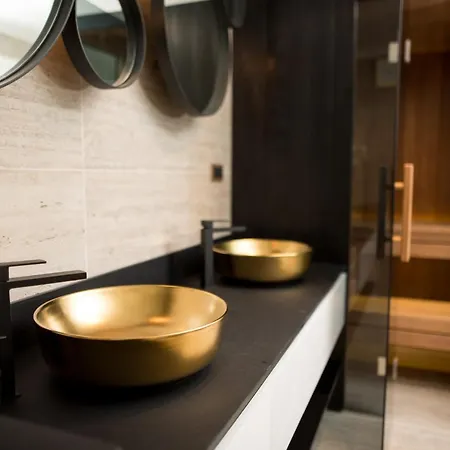 Luxury Royal Iris Апартаменты *