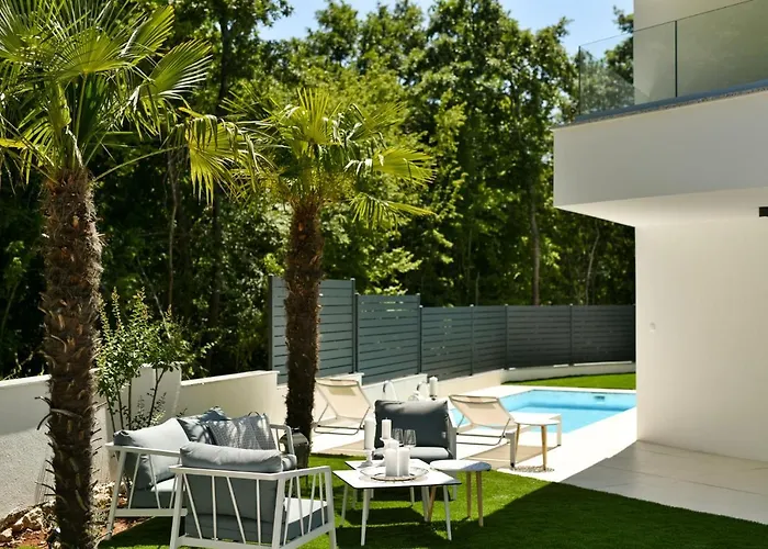 Luxury Royal Iris * Njivice