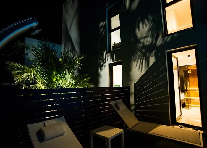 Luxury Royal Iris شقة *